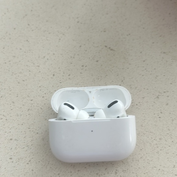 Apple AirPod pro - Picture 3 of 3
